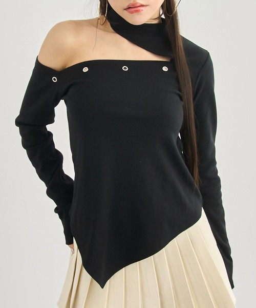 ANAP(アナップ)の「ハトメポイント カットアウト トップス(Tシャツ/カットソー・レディース・ホワイト/ブラック/ダークグレー・F)」の2枚目の写真