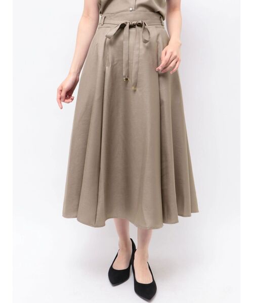 TONAL(トーナル)の「ハイウエスト細リボンフレアスカート(スカート・レディース・ピンク/ベージュ/モカ/ネイビー・MEDIUM/SMALL)」の2枚目の写真