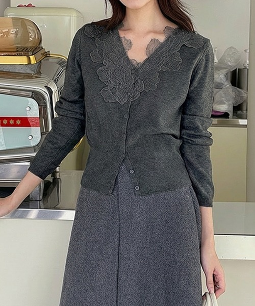 by LEGNA(バイレグナ)の「襟レースニットカーディガン(カーディガン/ボレロ・レディース・ピンクベージュ/ブラック/アイボリー/ダークグレー/イエロー・FREE)」の16枚目の写真