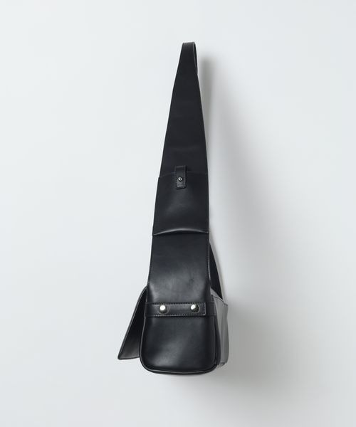 JEANASIS（ジーナシス）の「スクエアフェイクレザーショルダー/666201（ショルダーバッグ・レディース・ブラック/アイボリー/カーキ・FREE）」の4枚目の写真