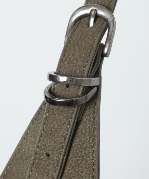 JEANASIS（ジーナシス）の「スクエアフェイクレザーショルダー/666201（ショルダーバッグ・レディース・ブラック/アイボリー/カーキ・FREE）」の19枚目の写真