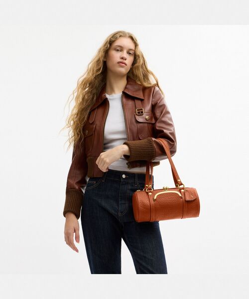 COACH(コーチ)の「キスロック バレル バッグ 28(ショルダーバッグ・レディース・ブラウン系その他・ONE)」の8枚目の写真