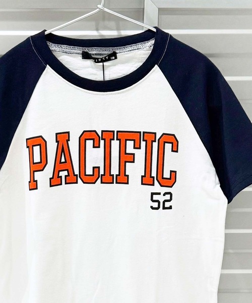 Universal Style Wear（ユニバーサルスタイルウェア）の「ラグランプリントロゴ半袖Tシャツ（Tシャツ/カットソー・キッズ・グレー系その他/ホワイト×グリーン/サックスブルー/杢グレー/オレンジ系その他/ネイビー系/ダークグリーン/ブラック系その他/ベージュ系その他/ダークグリーン系2/ダークグリーン系1/ホワイト×ネイビー/グレー系その他2/ネイビー/チャコール・120cm/130cm/140cm/150cm/160cm）」の12枚目の写真