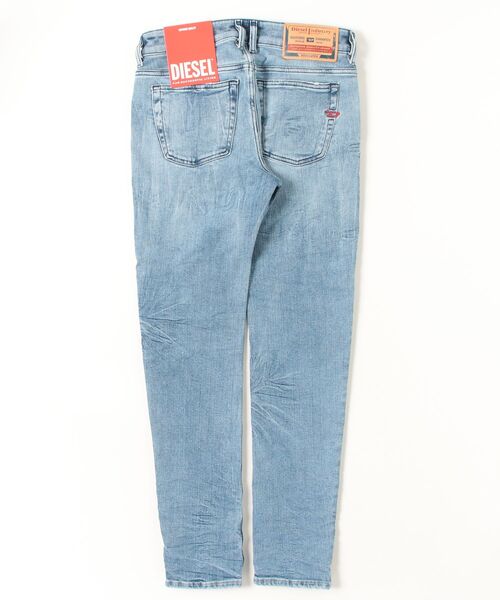 DIESEL(ディーゼル)の「メンズ デニムパンツ 1979 SLEENKER L.30(デニムパンツ・メンズ・ライトインディゴブルー・32inch/30inch/28inch)」の2枚目の写真