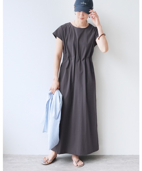reca(レカ)の「ウエストタックワンピースラッシュガード(ラッシュガード・レディース・ブラック/チャコールグレー・M)」の2枚目の写真