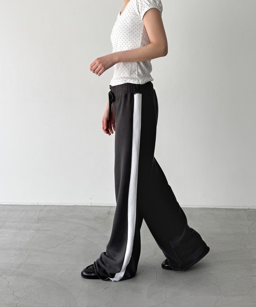 CANAL JEAN（キャナルジーン）の「El mar　ローライズラインパンツ（スウェットパンツ・レディース・チャコールグレー/ネイビー・ONE SIZE）」の8枚目の写真