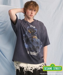 《UNISEX》【MOVIE SERIES】「SESAME STREET」- Got Cookie - Prime-Over Crew Neck Short Sleeve T-Shirt/「セサミストリート」-ゴットクッキー-プライムオーバークルーネックショートスリーブTシャツ【MAISON SPECIAL/メゾンスペシャル】