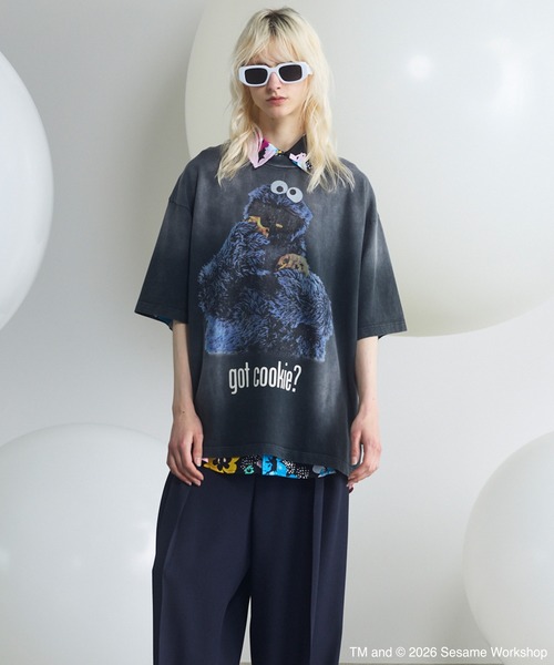 MAISON SPECIAL（メゾンスペシャル）の「《UNISEX》【MOVIE SERIES】「SESAME STREET」- Got Cookie - Prime-Over Crew Neck Short Sleeve T-Shirt/「セサミストリート」-ゴットクッキー-プライムオーバークルーネックショートスリーブTシャツ【MAISON SPECIAL/メゾンスペシャル】（Tシャツ/カットソー・メンズ・ネイビー/ブラック・0/1/2）」の4枚目の写真