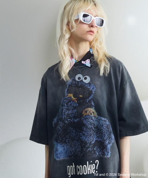 MAISON SPECIAL（メゾンスペシャル）の「《UNISEX》【MOVIE SERIES】「SESAME STREET」- Got Cookie - Prime-Over Crew Neck Short Sleeve T-Shirt/「セサミストリート」-ゴットクッキー-プライムオーバークルーネックショートスリーブTシャツ【MAISON SPECIAL/メゾンスペシャル】（Tシャツ/カットソー・メンズ・ネイビー/ブラック・0/1/2）」の7枚目の写真