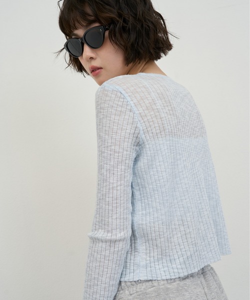 NUJOH(ヌゾ)の「Sheer Rib Crop Cardigan / シアーリブクロップカーディガン(カーディガン/ボレロ・レディース・ライトブルー/アイボリー/グレー/ブラック・FREE)」の2枚目の写真