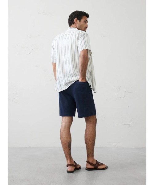 BANANA REPUBLIC FACTORY STORE(バナナリパブリック ファクトリーストア)の「BANANA REPUBLIC FACTORY STORE クリンクル リブ プルオン ショートパンツ(その他パンツ・メンズ・アイボリー/ネイビー・XL/L/M/S)」の4枚目の写真