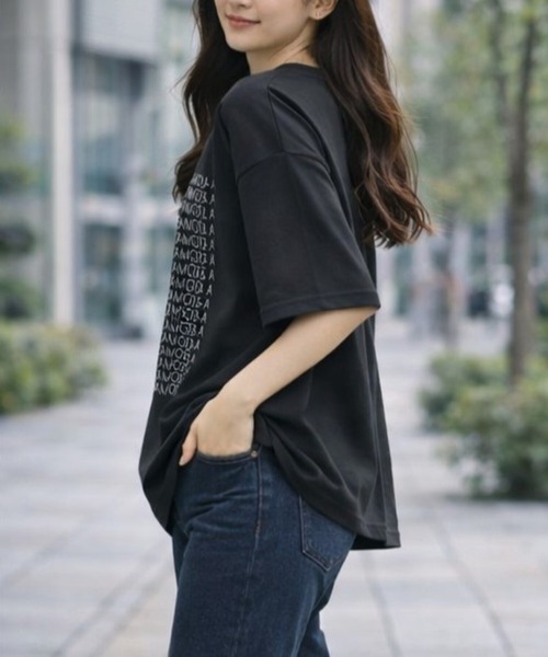 PATRIOT TAXI SELECT(パトリオットタクシーセレクト)の「【KILA MODA】きらめきロゴデザインプルオーバー(Tシャツ/カットソー・レディース・オフホワイト/グレー/ブラック・MEDIUM/LARGE/LL/3L)」の11枚目の写真