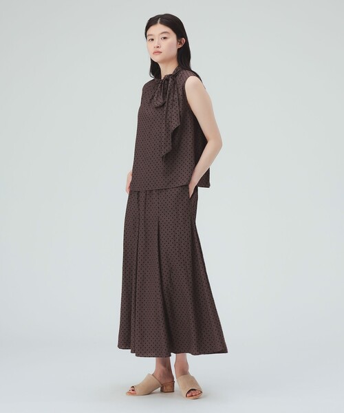 BEAMS HEART(ビームスハート)の「フロッキー ドット サテン ボウタイ ブラウス(シャツ/ブラウス・レディース・ブラック/ブラウン・FREE)」の7枚目の写真