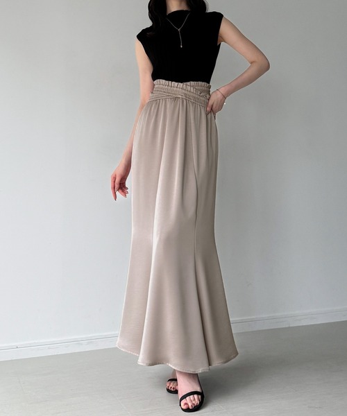 junoah(ジュノア)の「クロスデザインサテンスカート(スカート・レディース・ピンクベージュ/ライトベージュ/ブラック・LARGE/MEDIUM/SMALL)」の6枚目の写真