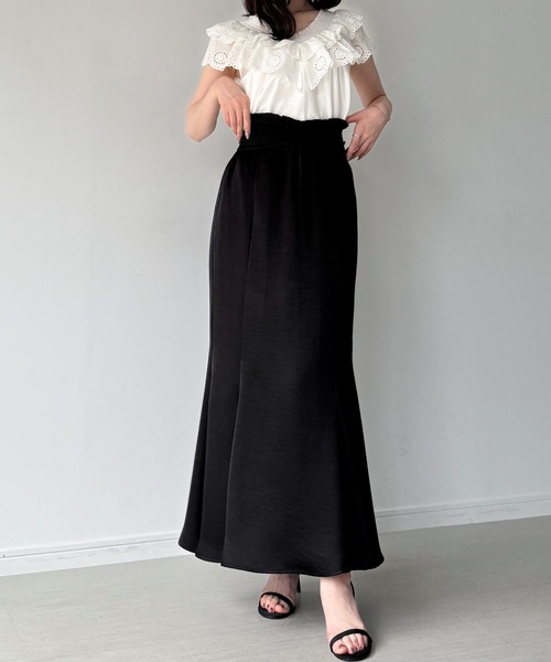 junoah(ジュノア)の「クロスデザインサテンスカート(スカート・レディース・ピンクベージュ/ライトベージュ/ブラック・LARGE/MEDIUM/SMALL)」の12枚目の写真