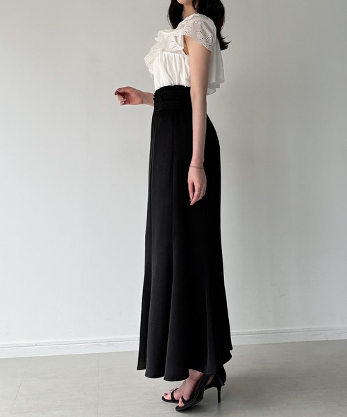 junoah(ジュノア)の「クロスデザインサテンスカート(スカート・レディース・ピンクベージュ/ライトベージュ/ブラック・LARGE/MEDIUM/SMALL)」の13枚目の写真