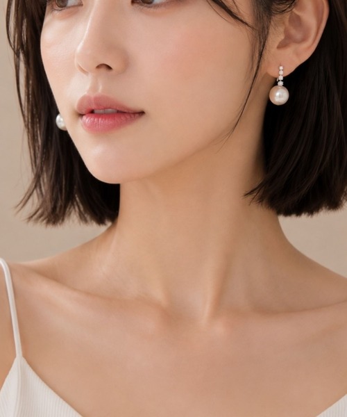 United store(ユナイテッドストア)の「パヴェフープ×ビッグパールピアス(ピアス(両耳用)・レディース・ホワイト/グレー・FREE)」の4枚目の写真