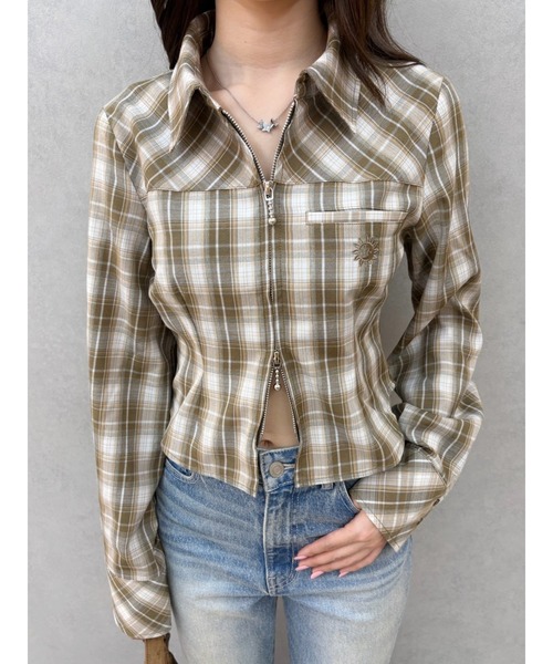 EVRIS(エヴリス)の「SUNNYコンパクトチェックシャツ 秋服(シャツ/ブラウス・レディース・ベージュ/ブラウン/ブラック・FREE)」の3枚目の写真
