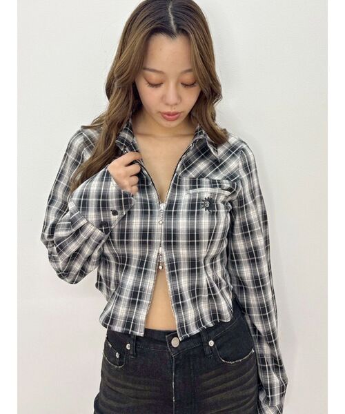 EVRIS(エヴリス)の「SUNNYコンパクトチェックシャツ 秋服(シャツ/ブラウス・レディース・ベージュ/ブラウン/ブラック・FREE)」の5枚目の写真