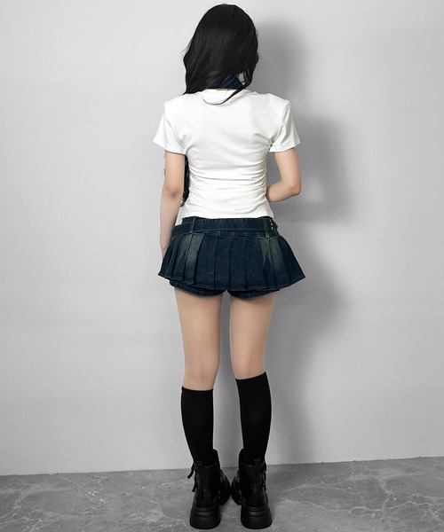 FOLLOWIN(フォロウィン)の「【取り外し可能/2WAY】ネクタイセットVネックシャーリングトップス(Tシャツ/カットソー・レディース・ブラック/ホワイト・FREE)」の21枚目の写真