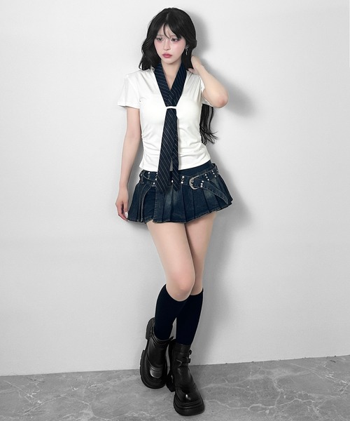 FOLLOWIN(フォロウィン)の「【取り外し可能/2WAY】ネクタイセットVネックシャーリングトップス(Tシャツ/カットソー・レディース・ブラック/ホワイト・FREE)」の14枚目の写真