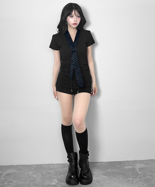 FOLLOWIN(フォロウィン)の「【取り外し可能/2WAY】ネクタイセットVネックシャーリングトップス(Tシャツ/カットソー・レディース・ブラック/ホワイト・FREE)」の18枚目の写真