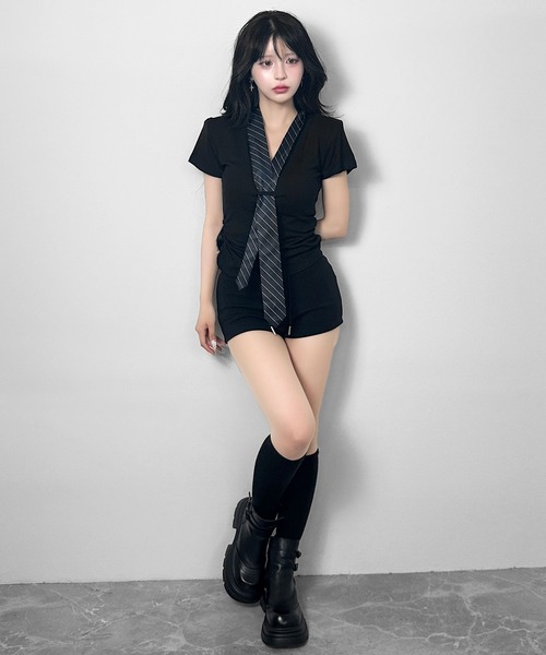 FOLLOWIN(フォロウィン)の「【取り外し可能/2WAY】ネクタイセットVネックシャーリングトップス(Tシャツ/カットソー・レディース・ブラック/ホワイト・FREE)」の19枚目の写真