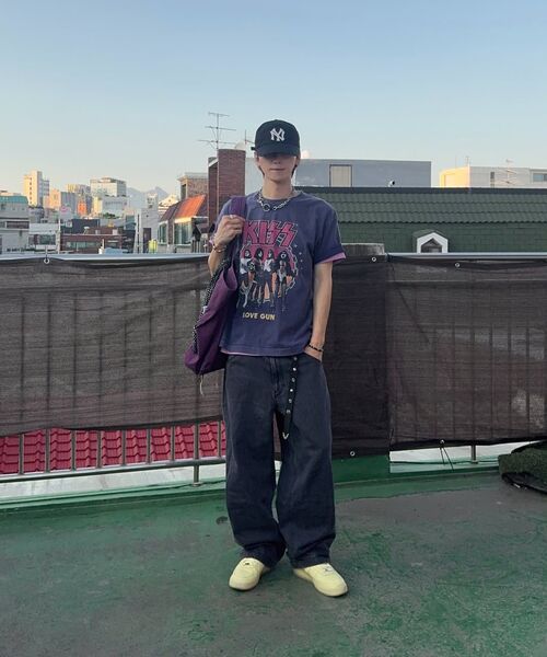 MAINBOOTH（メインブース）の「[KISS] ラブガンTシャツ（ディープパープル）（Tシャツ/カットソー・レディース・その他・1/2/3）」の11枚目の写真
