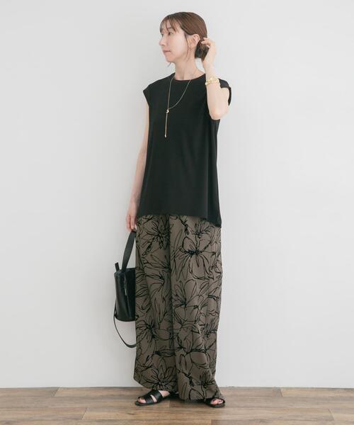 ITEMS URBANRESEARCH(アイテムズ アーバンリサーチ)の「カットジョーゼットフレンチTシャツ(Tシャツ/カットソー・レディース・ホワイト/ブラック/ブラウン・FREE)」の13枚目の写真