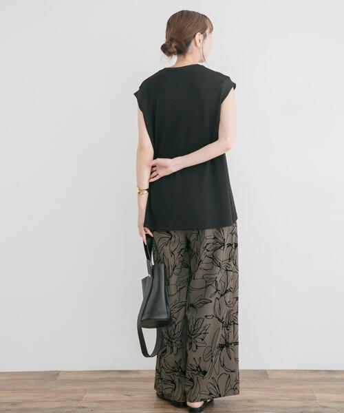 ITEMS URBANRESEARCH(アイテムズ アーバンリサーチ)の「カットジョーゼットフレンチTシャツ(Tシャツ/カットソー・レディース・ホワイト/ブラック/ブラウン・FREE)」の14枚目の写真