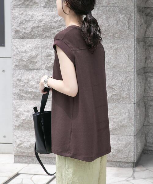 ITEMS URBANRESEARCH(アイテムズ アーバンリサーチ)の「カットジョーゼットフレンチTシャツ(Tシャツ/カットソー・レディース・ホワイト/ブラック/ブラウン・FREE)」の17枚目の写真