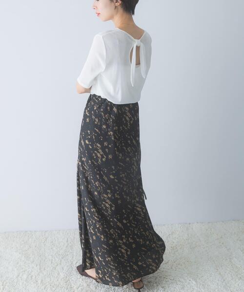 URBAN RESEARCH ROSSO WOMEN(アーバンリサーチ ロッソ)の「バックリボンカットソー(Tシャツ/カットソー・レディース・オフホワイト/ブラウン/ネイビー・FREE)」の15枚目の写真