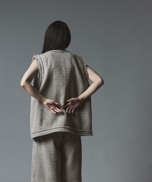 W:Huku（フーク）の「ウールミックス ツイード オーバー ベスト / Wool-Blend Tweed Overvest（ベスト・レディース・ブラック/ライトグレー/ブラウン・FREE）」の18枚目の写真