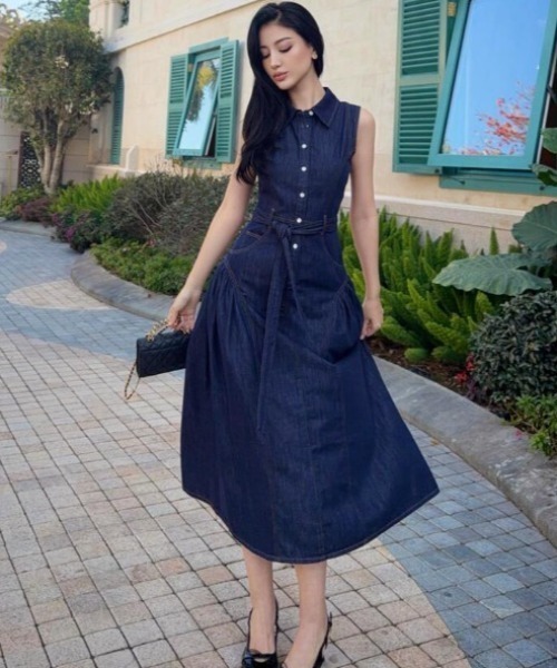 semplice(センプリチェ)の「ノースリーブデニムワンピース(ワンピース・レディース・ブルー・L/S/M)」の7枚目の写真