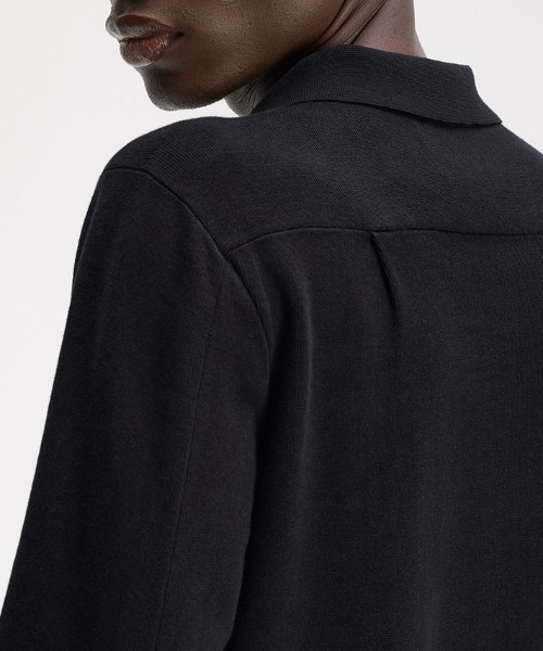 FRED PERRY(フレッドペリー)の「【先行予約受付中】Knitted Overshirt/ニットオーバーシャツ(カーディガン/ボレロ・メンズ・ダークグリーン/ブラック・S/M/L)」の3枚目の写真