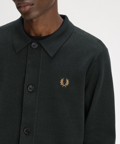 FRED PERRY(フレッドペリー)の「【先行予約受付中】Knitted Overshirt/ニットオーバーシャツ(カーディガン/ボレロ・メンズ・ダークグリーン/ブラック・S/M/L)」の9枚目の写真