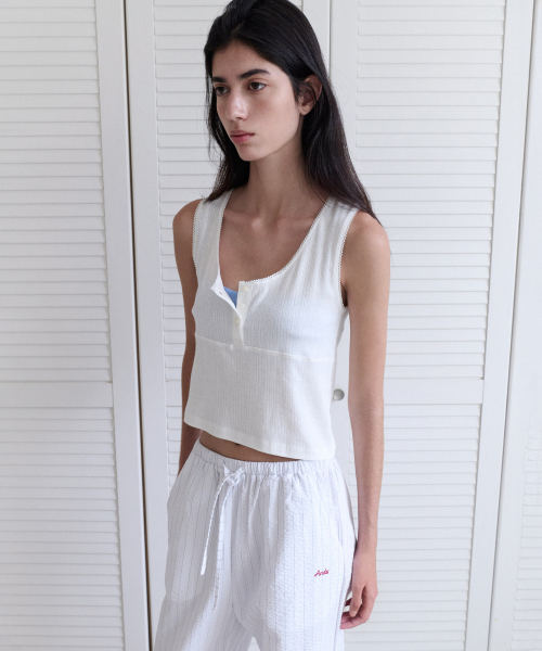 ANDNEEDS(アンドニーズ)の「Lazy punching sleeveless (white)(Tシャツ/カットソー・レディース・その他・FREE)」の1枚目の写真
