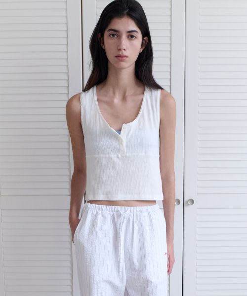 ANDNEEDS(アンドニーズ)の「Lazy punching sleeveless (white)(Tシャツ/カットソー・レディース・その他・FREE)」の3枚目の写真
