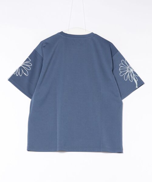 ATELANE(アテレーン)の「★ATELANE★ストレッチポンチ フラワープリント、ハンドステッチ、S/S Tee(Tシャツ/カットソー・メンズ・ホワイト系/ブラック系・MEDIUM)」の5枚目の写真