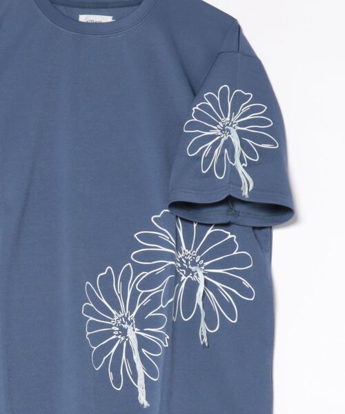 ATELANE(アテレーン)の「★ATELANE★ストレッチポンチ フラワープリント、ハンドステッチ、S/S Tee(Tシャツ/カットソー・メンズ・ホワイト系/ブラック系・MEDIUM)」の4枚目の写真