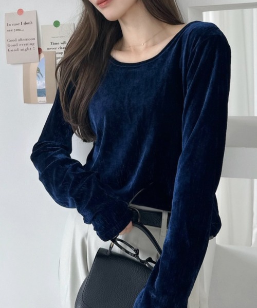 Ada.(エイダ)の「バックオープン ベロア コンパクト カットソー(Tシャツ/カットソー・レディース・ネイビー/ブラック/ブラウン・FREE)」の3枚目の写真
