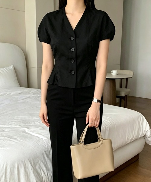 Aelina(エリナ)の「パフスリーブウエスト絞りノーカラージャケット(ノーカラージャケット・レディース・ベージュ/ブラック・FREE)」の7枚目の写真