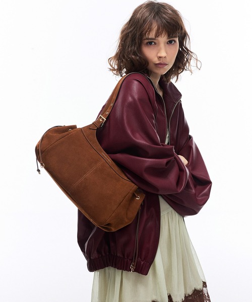 CHARLES & KEITH(チャールズ & キース)の「Lillith リリス ドローストリング トートバッグ(トートバッグ・レディース・ダークブラウン系5・M)」の1枚目の写真