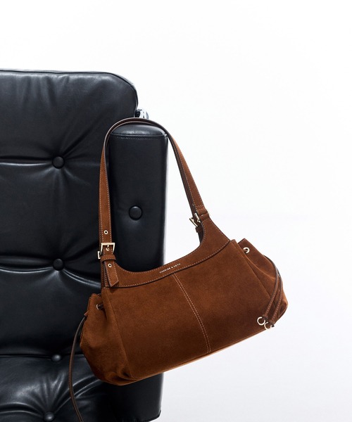 CHARLES & KEITH(チャールズ & キース)の「Lillith リリス ドローストリング トートバッグ(トートバッグ・レディース・ダークブラウン系5・M)」の4枚目の写真