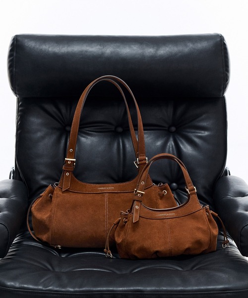 CHARLES & KEITH(チャールズ & キース)の「Lillith リリス ドローストリング トートバッグ(トートバッグ・レディース・ダークブラウン系5・M)」の5枚目の写真