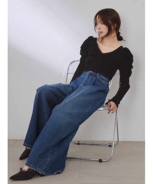FRAY I.D(フレイアイディー)の「セミフレアローウエストデニムパンツ(デニムパンツ・レディース・ブルー/ブラウン/インディゴブルー・1/0)」の3枚目の写真