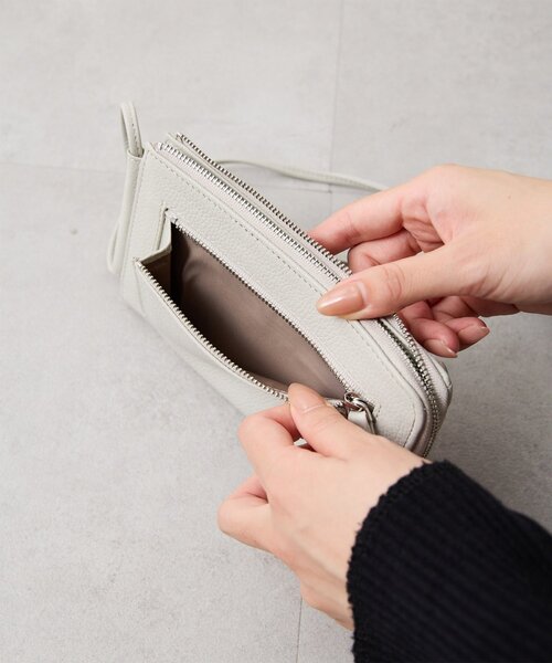 Whim Gazette(ウィムガゼット)の「【Hoaw.】スマホウォレットショルダー縦型(ショルダーバッグ・レディース・ブラック/ライトグレー/シルバー・FREE)」の19枚目の写真