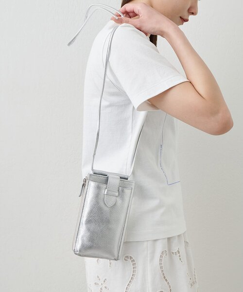 Whim Gazette(ウィムガゼット)の「【Hoaw.】スマホウォレットショルダー縦型(ショルダーバッグ・レディース・ブラック/ライトグレー/シルバー・FREE)」の4枚目の写真