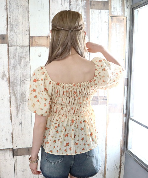 CECIL McBEE(セシルマクビー)の「花柄シャーリングブラウス(シャツ/ブラウス・レディース・ブラック/ライトグリーン/イエロー・MEDIUM)」の6枚目の写真