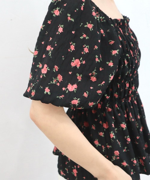 CECIL McBEE(セシルマクビー)の「花柄シャーリングブラウス(シャツ/ブラウス・レディース・ブラック/ライトグリーン/イエロー・MEDIUM)」の15枚目の写真